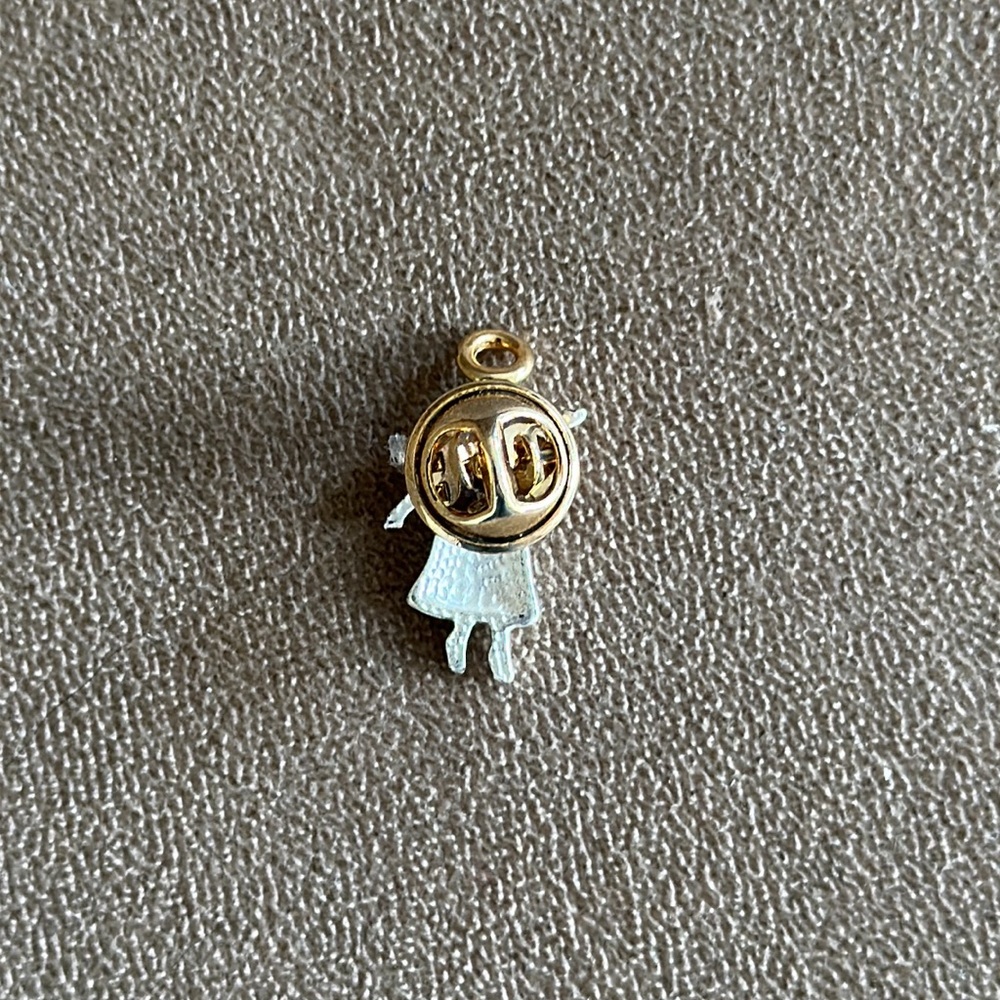 🌺 Angel Coach Pin - Picture 2 of 2